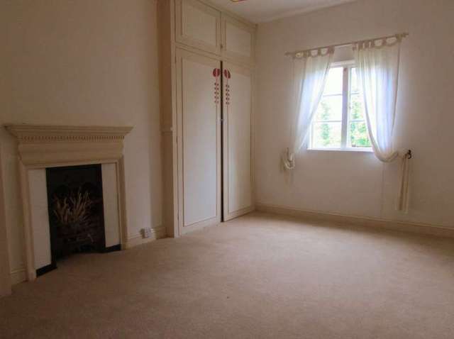  Image of 4 bedroom Semi-Detached house to rent in Village Street Moulsford Wallingford OX10 at Moulsford  Wallingford, OX10 9JQ