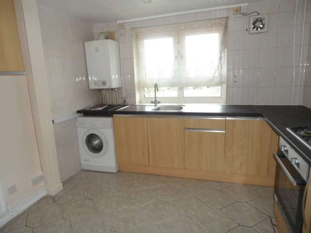  Image of 3 bedroom Maisonette to rent in Vincent Street London E16 at Vincent Street Canning Town London, E16 1LS