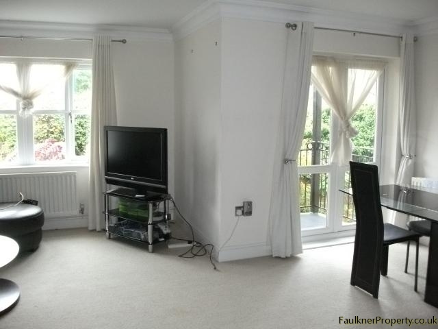  Image of 2 bedroom Apartment to rent in Waglands Garden Buckingham MK18 at Buckingham, MK18 1EA