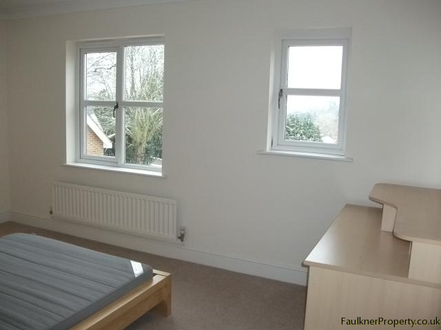  Image of 2 bedroom Apartment to rent in Waglands Garden Buckingham MK18 at Buckingham, MK18 1EA