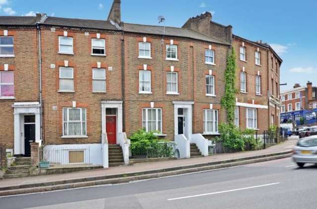  Image of 1 bedroom Flat to rent in Waldram Crescent London SE23 at Waldram Crescent  Forest hill, SE23 3LW