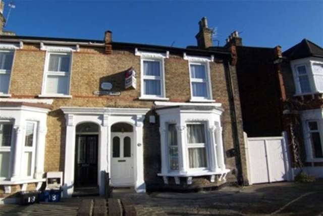  Image of 2 bedroom Flat to rent in Lonsdale Road London E11 at London, E11 2PH