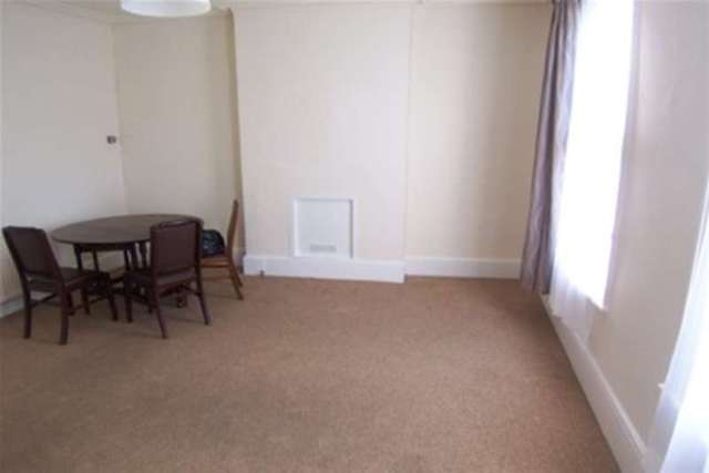  Image of 2 bedroom Flat to rent in Lonsdale Road London E11 at London, E11 2PH