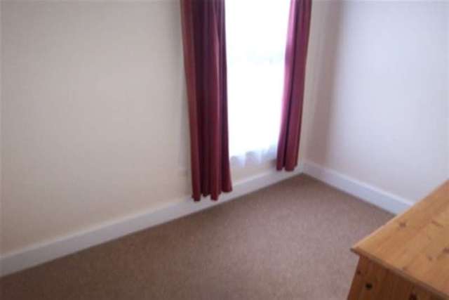  Image of 2 bedroom Flat to rent in Lonsdale Road London E11 at London, E11 2PH