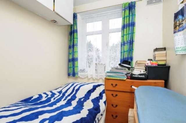  Image of 3 bedroom Terraced house for sale in Warden Avenue Harrow HA2 at Warden Avenue Rayners Lane Harrow, HA2 9LW