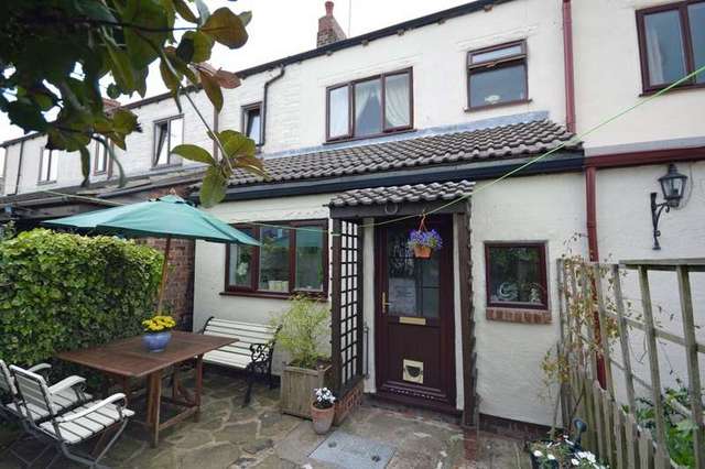  Image of 2 bedroom Cottage for sale in Warmfield Lane Warmfield Wakefield WF1 at Warmfield Wakefield West Yorkshire, WF1 5TL