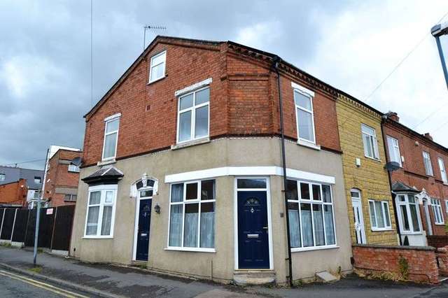  Image of 3 bedroom End of Terrace to rent in Warren Road Stirchley Birmingham B30 at Warren Road Stirchley Birmingham, B30 2NY