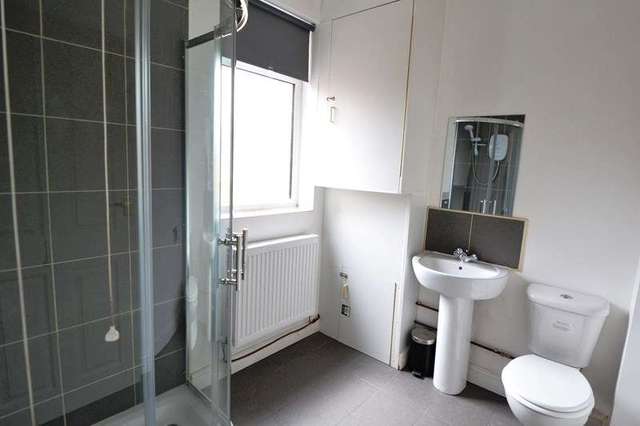  Image of 3 bedroom End of Terrace to rent in Warren Road Stirchley Birmingham B30 at Warren Road Stirchley Birmingham, B30 2NY