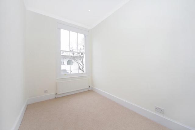  Image of 2 bedroom Flat for sale in Warwick Gardens London W14 at Warwick Gardens  London, W14 8PR