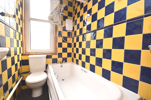  Image of 1 bedroom Flat to rent in Waverley Park Edinburgh EH8 at Abbeyhill Edinburgh Edinburgh, EH8 8ET