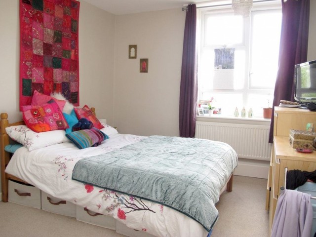  Image of 4 bedroom Flat to rent in Wayford Street London SW11 at Wayford Street  London, SW11 2TR