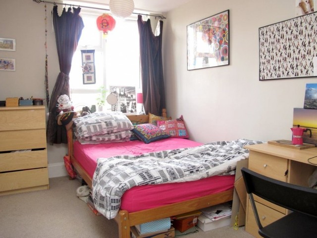  Image of 4 bedroom Flat to rent in Wayford Street London SW11 at Wayford Street  London, SW11 2TR