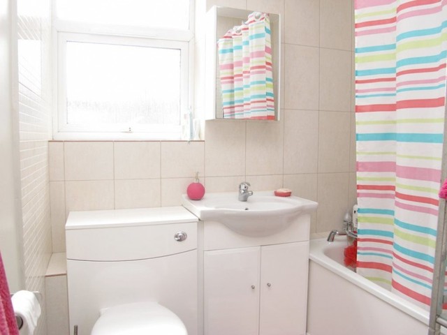  Image of 4 bedroom Flat to rent in Wayford Street London SW11 at Wayford Street  London, SW11 2TR