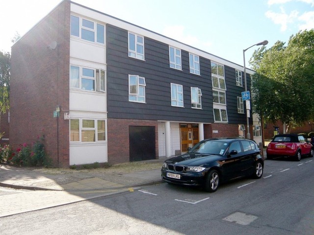  Image of 4 bedroom Flat to rent in Wayford Street London SW11 at Wayford Street  London, SW11 2TR