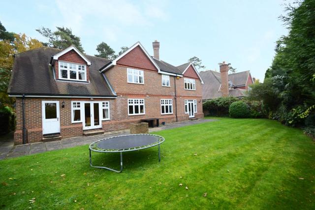  Image of 5 bedroom Detached house to rent in Wellington Place Cobham KT11 at 2 Wellington Place Cobham Cobham, KT11 2BF