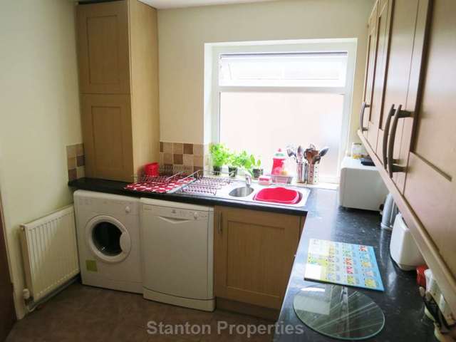  Image of 1 bedroom Apartment to rent in Wellington Road Fallowfield Manchester M14 at Wellington Road Fallowfield Manchester, M14 6AG