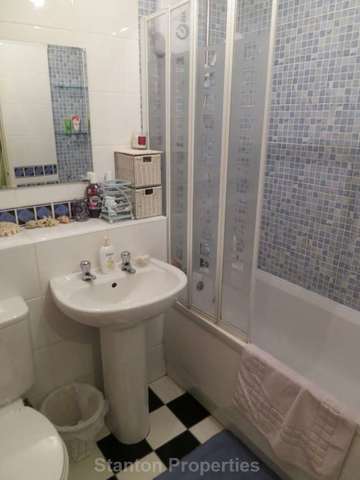  Image of 1 bedroom Apartment to rent in Wellington Road Fallowfield Manchester M14 at Wellington Road Fallowfield Manchester, M14 6AG
