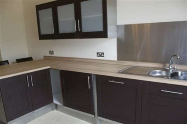  Image of 2 bedroom Flat to rent in Wellington Villas Bury BL8 at Bury, BL8 2NX