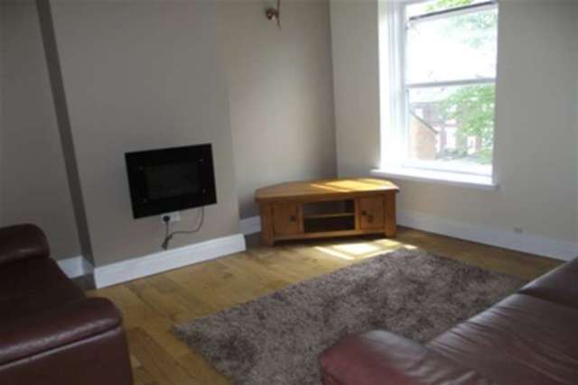  Image of 2 bedroom Flat to rent in Wellington Villas Bury BL8 at Bury, BL8 2NX