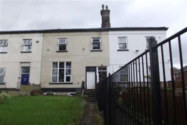  Image of 2 bedroom Flat to rent in Wellington Villas Bury BL8 at Bury, BL8 2NX