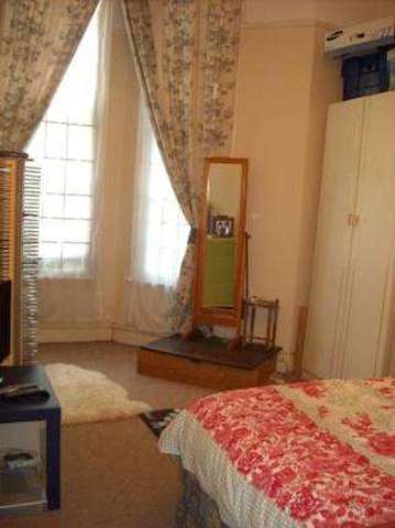  Image of 2 bedroom Flat to rent in West End Lane London NW6 at London NW6 4SY West Hampstead, NW6 4SY