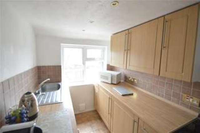  Image of 1 bedroom Maisonette to rent in Westborough Road Maidenhead SL6 at Maidenhead Berkshire Maidenhead, SL6 4AU