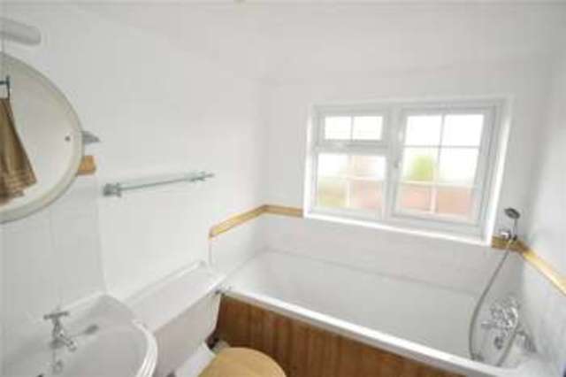  Image of 1 bedroom Maisonette to rent in Westborough Road Maidenhead SL6 at Maidenhead Berkshire Maidenhead, SL6 4AU