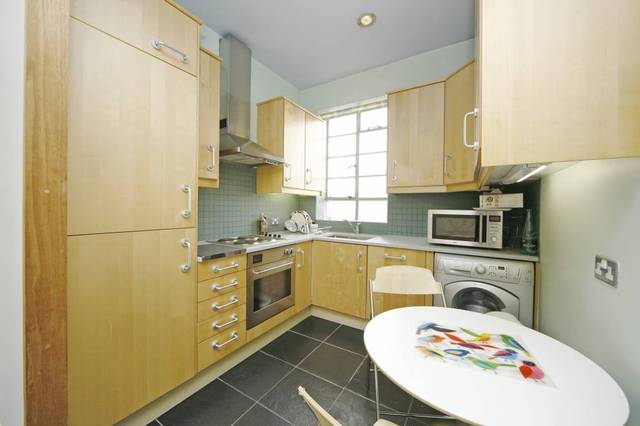  Image of 2 bedroom Ground Flat to rent in Westbourne Terrace London W2 at Westbourne Terrace  London, W2 3UP