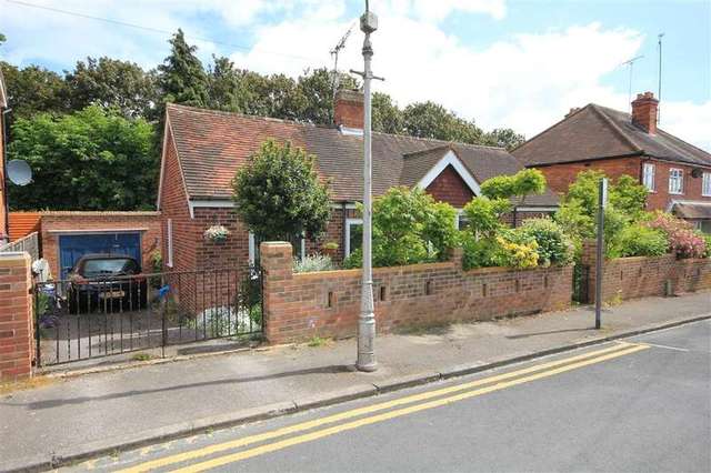  Image of 3 bedroom Detached house for sale in Westbourne Terrace Reading RG30 at Reading, RG30 2RP