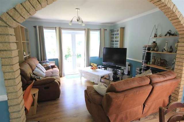  Image of 3 bedroom Detached house for sale in Westbourne Terrace Reading RG30 at Reading, RG30 2RP