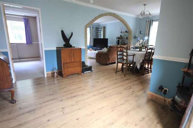  Image of 3 bedroom Detached house for sale in Westbourne Terrace Reading RG30 at Reading, RG30 2RP