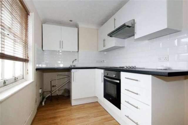  Image of 1 bedroom Apartment to rent in Western Road Littlehampton BN17 at Littlehampton Littlehampton, BN17 5NP