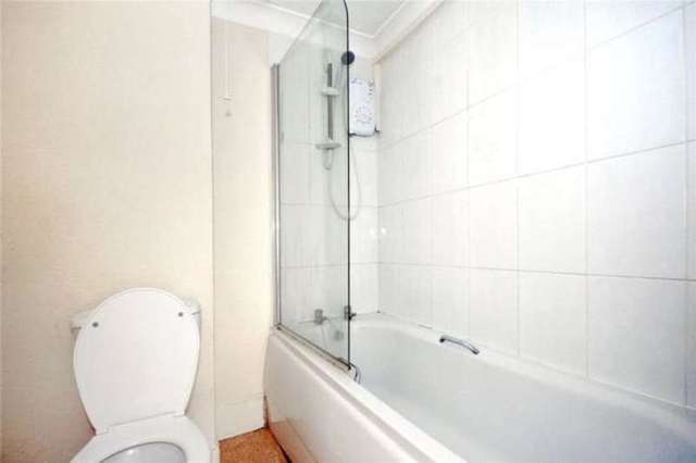  Image of 1 bedroom Apartment to rent in Western Road Littlehampton BN17 at Littlehampton Littlehampton, BN17 5NP