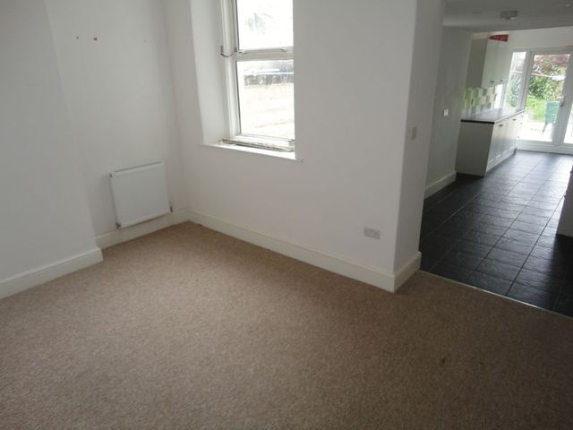  Image of 4 bedroom Terraced house to rent in Ashcombe Road Weston-super-Mare BS23 at Ashcombe Road  Weston-Super-Mare, BS23 3DU