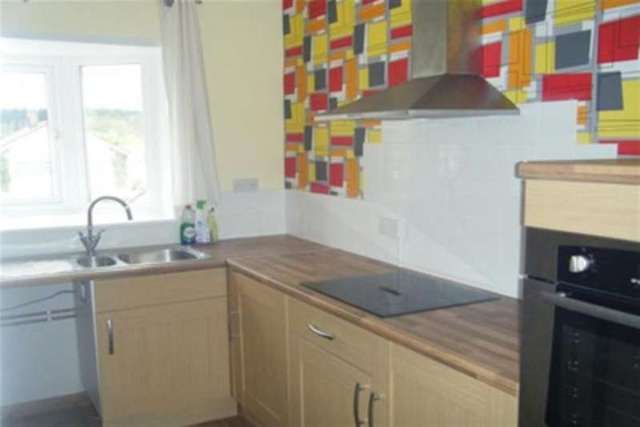  Image of 2 bedroom Flat to rent in Chafeys Avenue Weymouth DT4 at Weymouth, DT4 0EJ