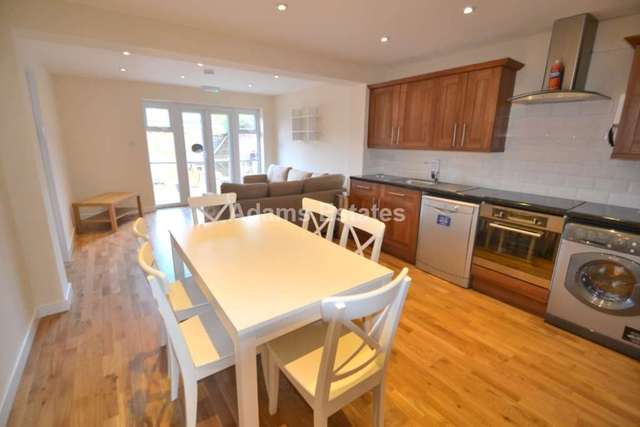  Image of 1 bedroom House Share to rent in Whitby Drive Reading RG1 at Whitby Drive  Reading, RG1 5HW