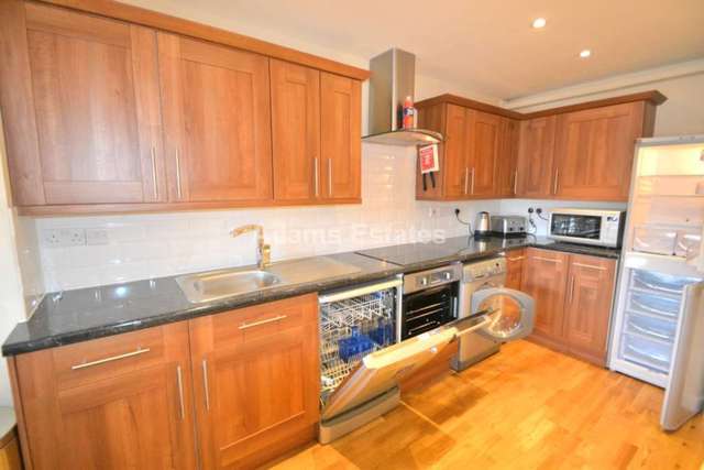  Image of 1 bedroom House Share to rent in Whitby Drive Reading RG1 at Whitby Drive  Reading, RG1 5HW