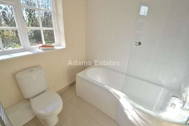  Image of 1 bedroom House Share to rent in Whitby Drive Reading RG1 at Whitby Drive  Reading, RG1 5HW