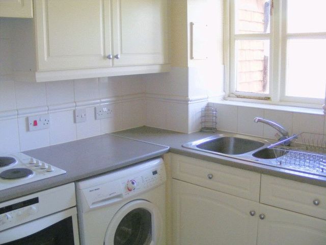  Image of 2 bedroom Flat to rent in Whitehead Way Aylesbury HP21 at Whitehead Way  Aylesbury, HP21 8LR