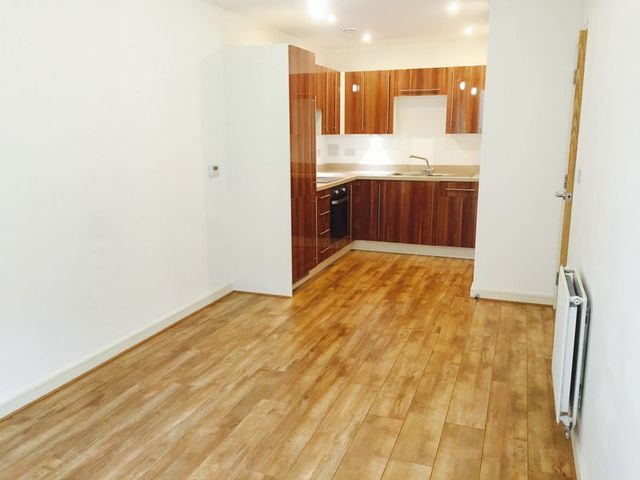  Image of 2 bedroom Flat to rent in Whitestone Way Croydon CR0 at Whitestone Way  Croydon, CR0 4FJ