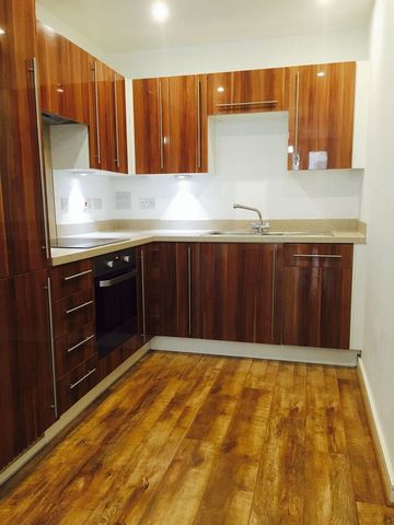  Image of 2 bedroom Flat to rent in Whitestone Way Croydon CR0 at Whitestone Way  Croydon, CR0 4FJ