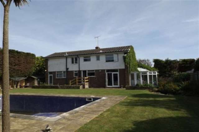  Image of 3 bedroom Detached house to rent in West Ridings East Preston Littlehampton BN16 at Littlehampton, BN16 2TD