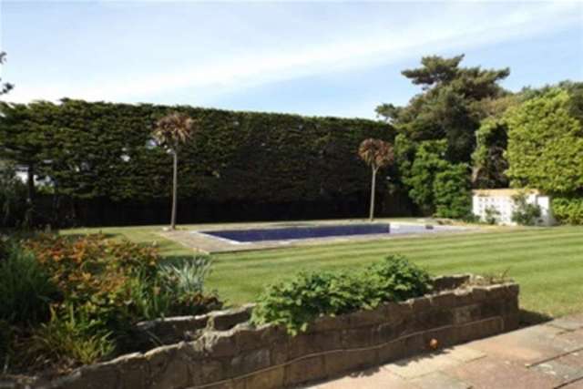  Image of 3 bedroom Detached house to rent in West Ridings East Preston Littlehampton BN16 at Littlehampton, BN16 2TD