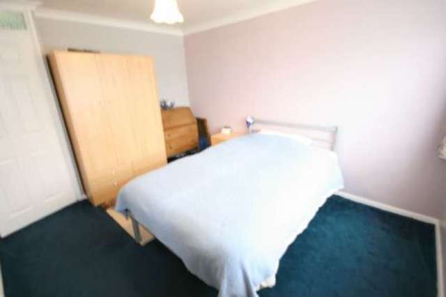  Image of 1 bedroom Property to rent in Wilmot Road Burnham Slough SL1 at Burnham, SL1 7EN