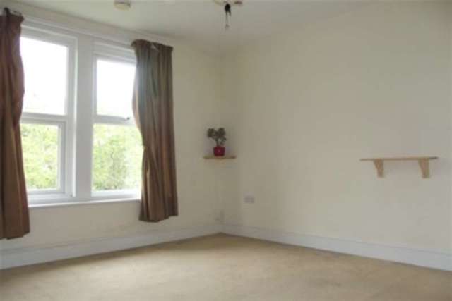  Image of 2 bedroom Flat to rent in Wimborne Road Poole BH15 at Poole, BH15 2BY