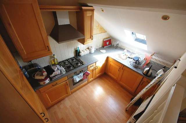  Image of 2 bedroom Flat to rent in Southgate Street Winchester SO23 at 17 Southgate Street  Winchester, SO23 9AA