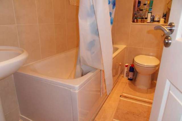  Image of 3 bedroom Detached house to rent in Winchester Close London E6 at Winchester Close Beckton London, E6 5QL