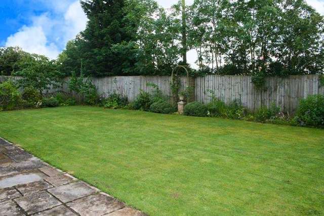  Image of 5 bedroom Detached house to rent in Windmill Gardens Summerhouse Close Callow Hill Redditch B97 at Windmill Gardens  REDDITCH, B97 5YH