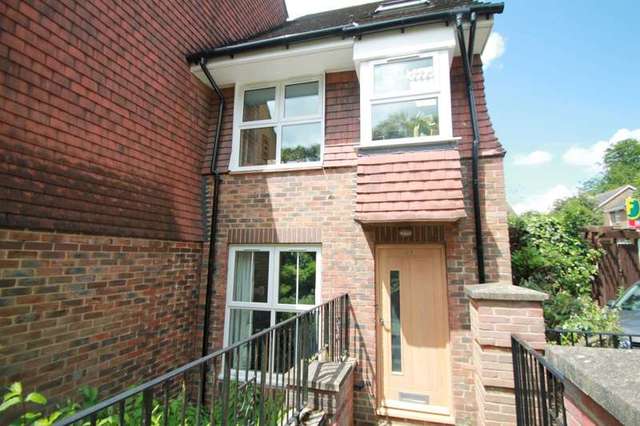  Image of 1 bedroom Flat to rent in Windmill Rise Kingston upon Thames KT2 at Kingston, KT2 7TU