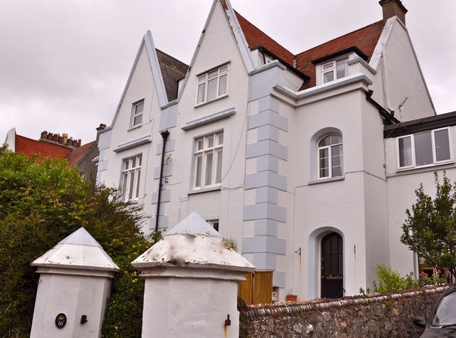  Image of 2 bedroom Flat for sale in Windsor Square Exmouth EX8 at Windsor Square  Exmouth, EX8 1JU